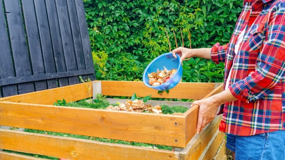 Kompost im Herbst umsetzen und ausbringen MOOWY